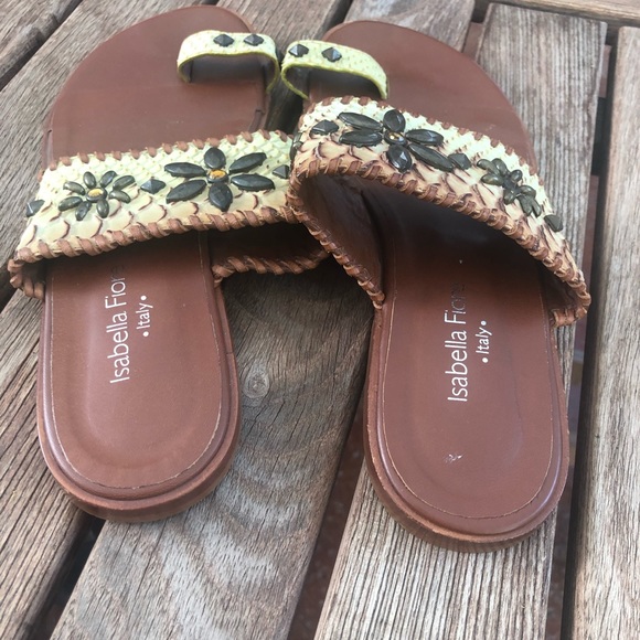 Isabella Fiore Toe Ring Sandals Embellished  Size 6M - 5x $25 - Picture 3 of 5